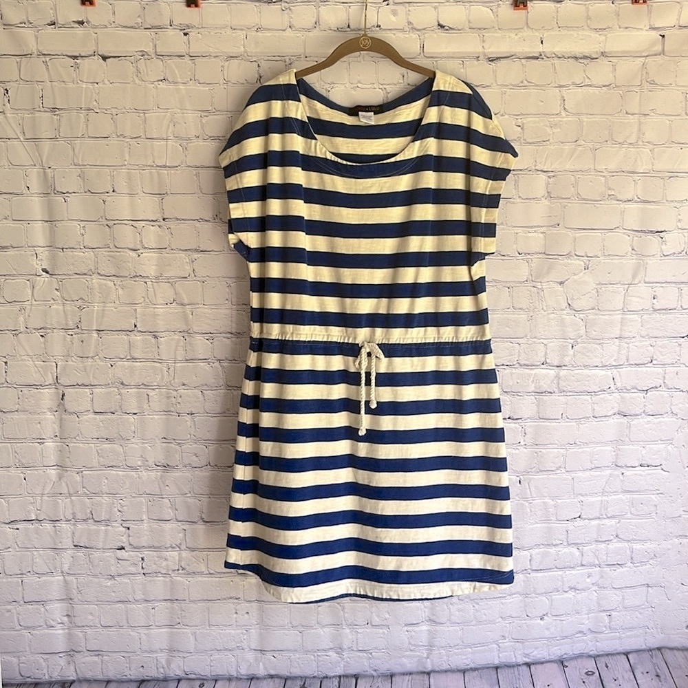 Trixie + LULU Striped Navy and cream‎ short sleeve striped Dress woman’s size L